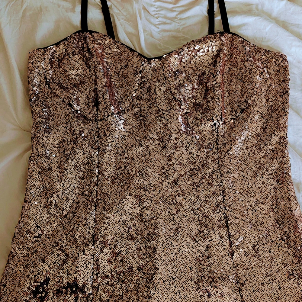 VENUS Sequin Tank Top in Gold and Black